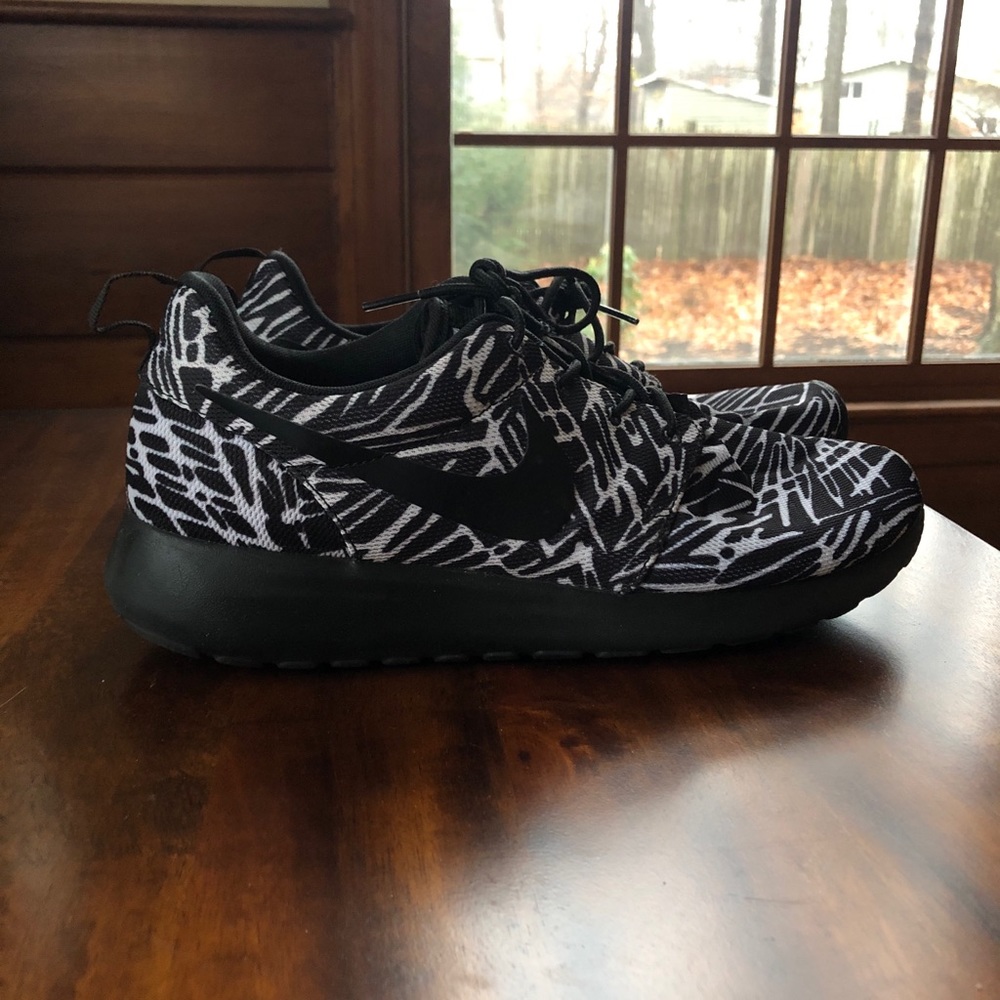 White and Black print Nike Roshe Ones, Size 10.